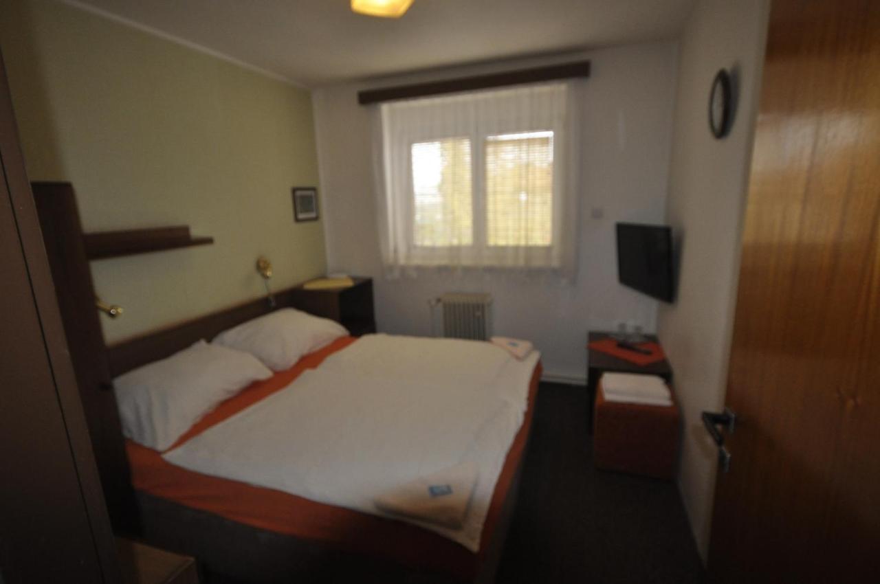 Pension Sparta Praha Exteriér fotografie